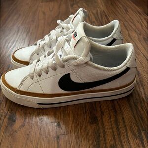 Nike Court Legacy Low Top